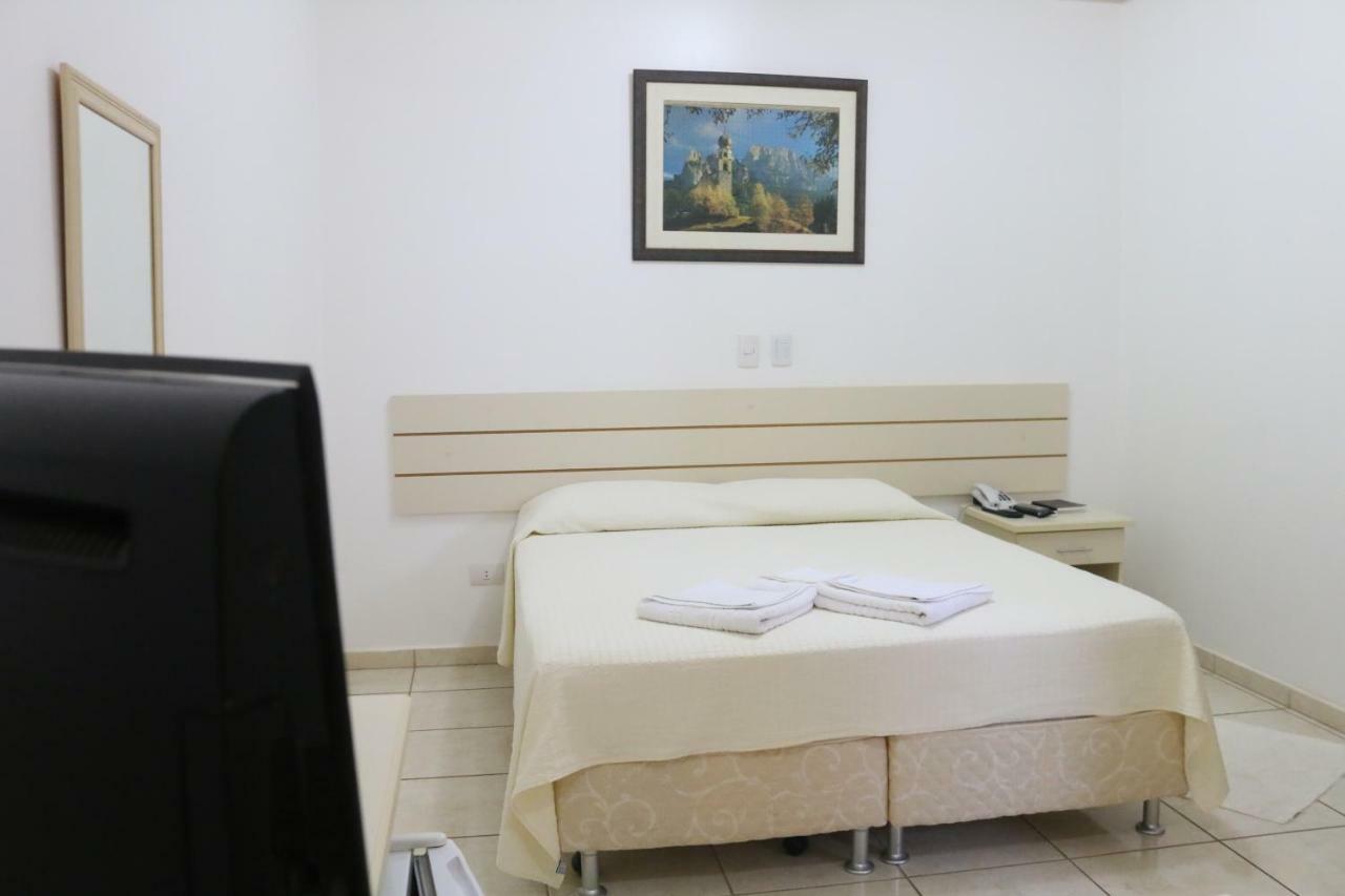 Hotel Pousada Vale Do Sol Em Pompeia Екстер'єр фото