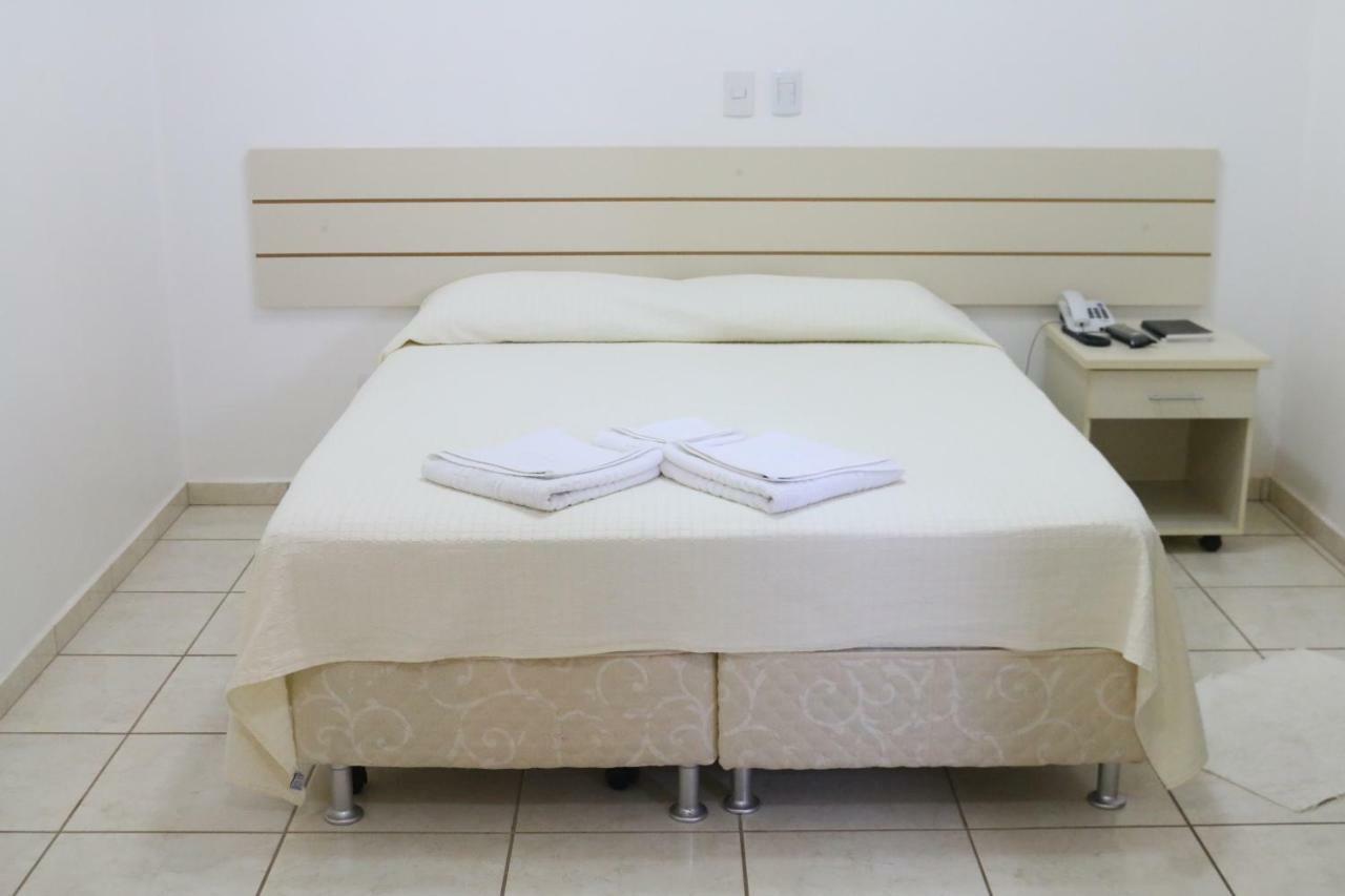 Hotel Pousada Vale Do Sol Em Pompeia Екстер'єр фото